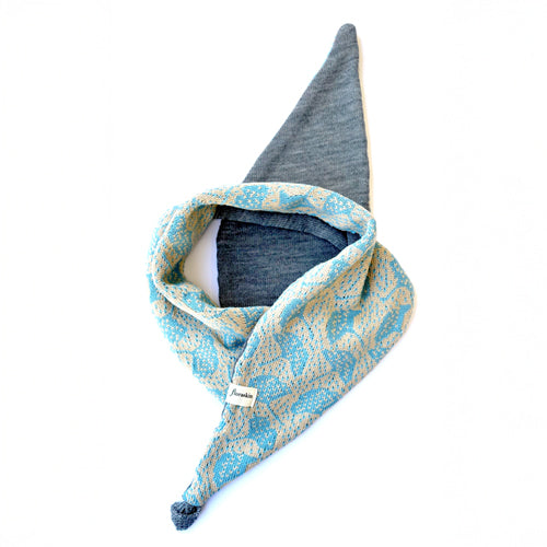 Schal Dance of Ginkgo Leaves in Blue – Ein harmonisches Spiel aus Farben und Formen!